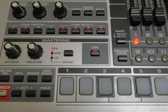 Roland MC 909