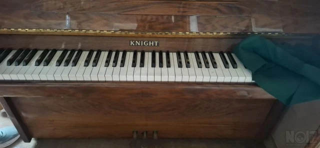 Upright Piano Knight K10 HD