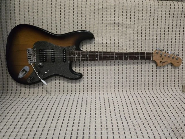 Ηλεκτρική Κιθάρα Fender Squier