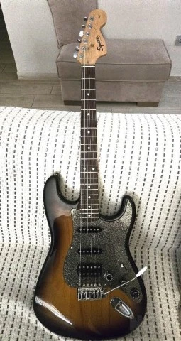 Ηλεκτρική Κιθάρα Fender Squier