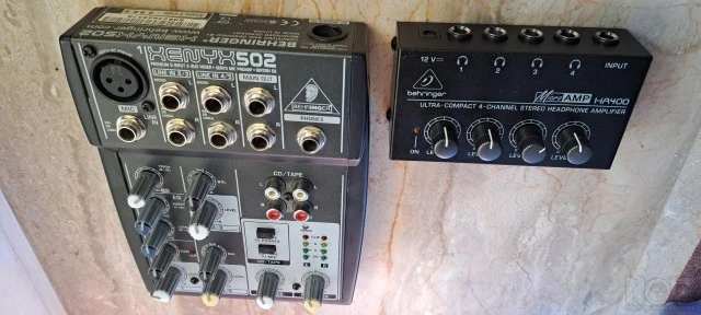 Micro AMP HA400 Behringer in ear
