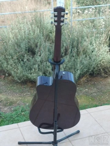Fender ακουστική προς πώληση.