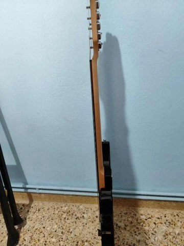 Yamaha ERG121 δώρο: θήκη, καλώδιο και ζώ
