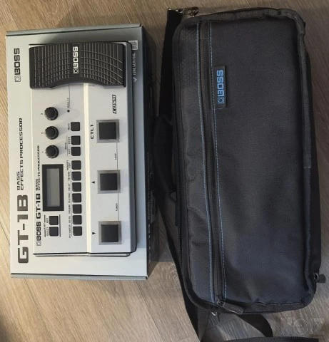 Boss GT-1B + Θήκη Boss