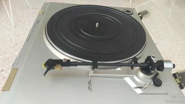Πίκ άπ Akai AP - B 110