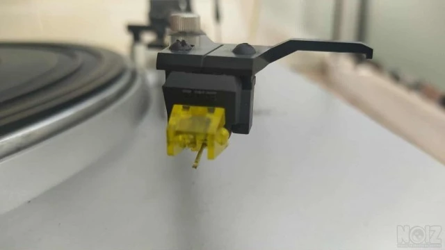Πίκ άπ Akai AP - B 110