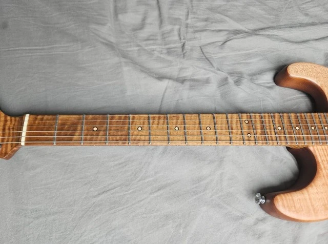 Charvel Guthrie Govan Signature USA 