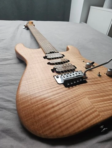 Charvel Guthrie Govan Signature USA 