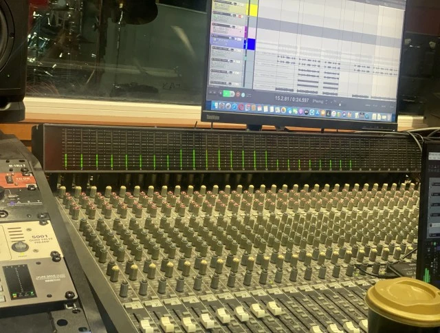 Mackie 32.8 HARD CASE + patch bay ΝΕΑ ΤΙΜΗ
