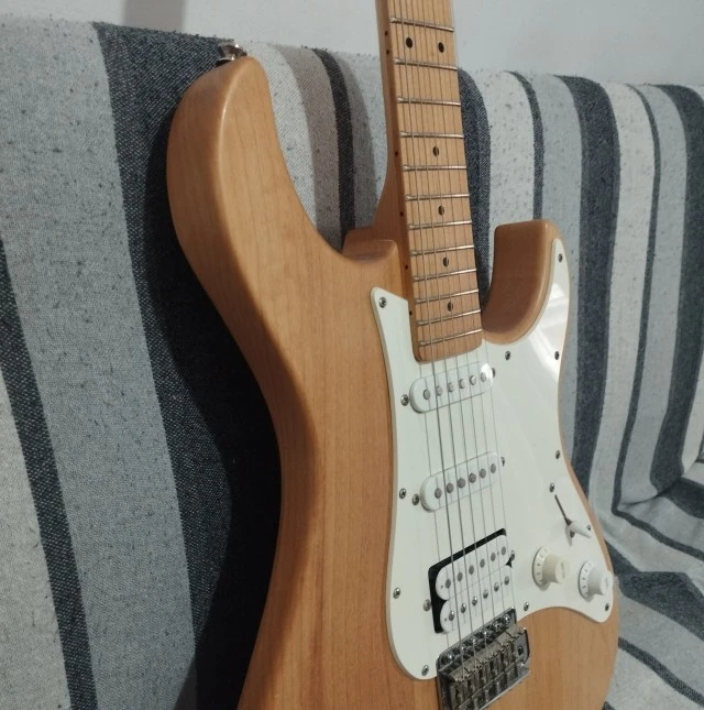 Yamaha Pacifica 112-JM