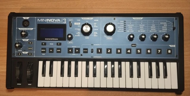 Novation MiniNova + Soft Case
