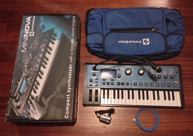 Novation MiniNova + Soft Case