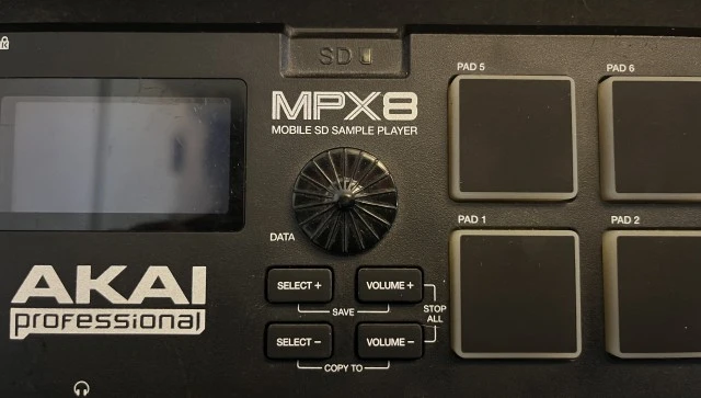 Akai MPX8