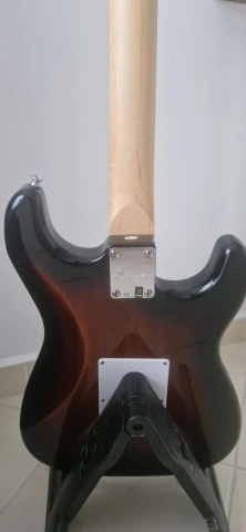 Squier Affinity Stratocaster για αριστεροχειρες