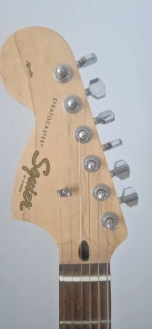 Squier Affinity Stratocaster για αριστεροχειρες
