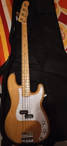 Fender Precision Bass (P-Bass)