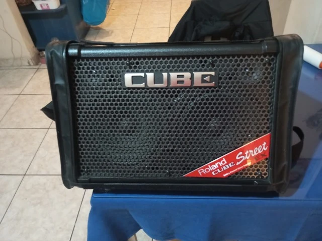 Roland Cube Street EX