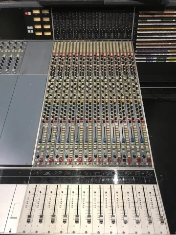 Neve VR36 - 36κάναλη Αναλογική Κονσόλα Ηχογράφησης