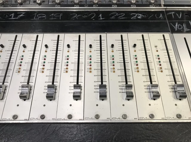 Neve VR36 - 36κάναλη Αναλογική Κονσόλα Ηχογράφησης