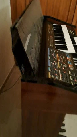 Yamaha Electone MC-600