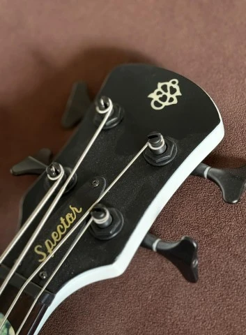 Spector Cris Kael