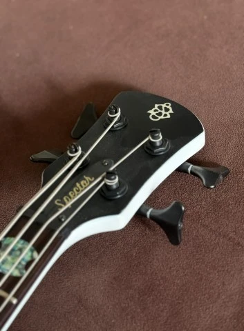Spector Cris Kael