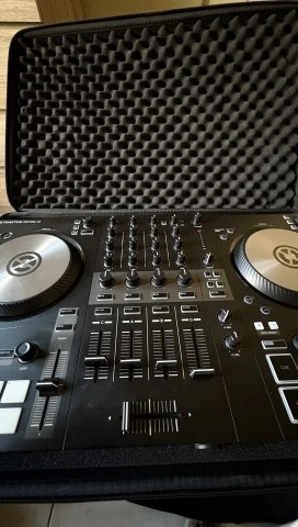 Native Instruments Traktor Kontrol S3 MK3