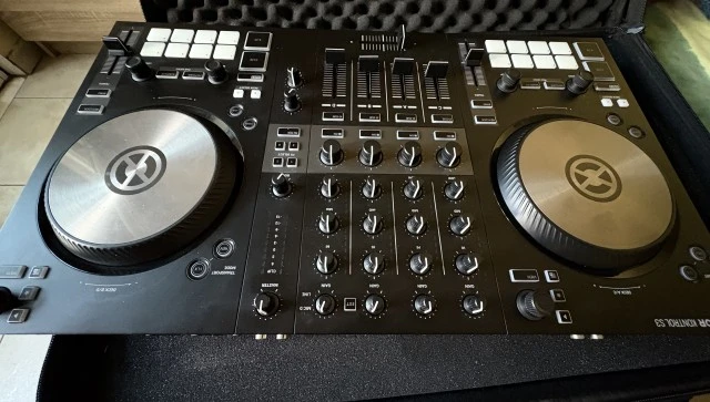 Native Instruments Traktor Kontrol S3 MK3