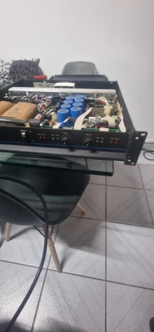 QSC MX1500a