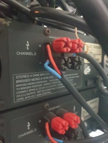 QSC MX1000a
