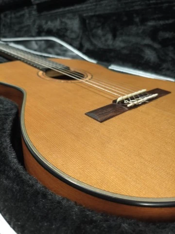 Hanika 50 MC κλασική κιθάρα με σκληρή θήκη Music Store