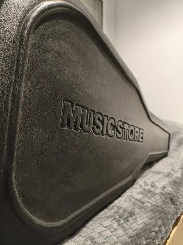 Hanika 50 MC κλασική κιθάρα με σκληρή θήκη Music Store