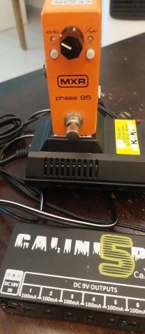 Πακέτο MXR Phase 95 (Καινούργιο) + Τροφοδοτικό Caline CP-05