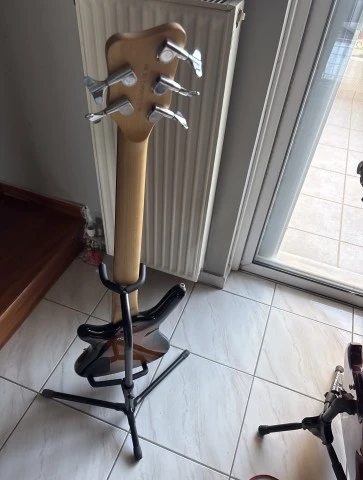 Warwick Corvette fretless 5