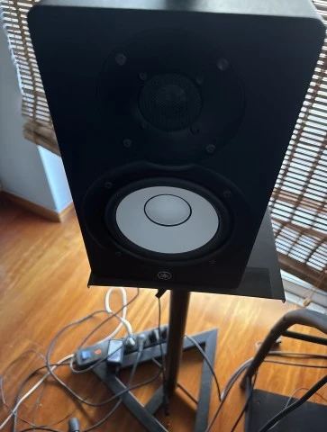 Yamaha HS5