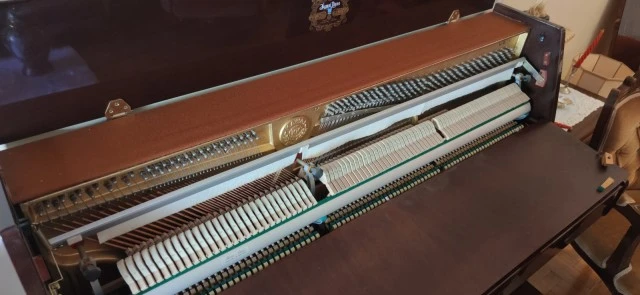 Kawai CE-7