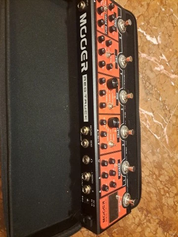 Mooer Red Truck