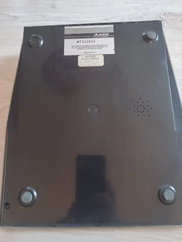 Alesis MMT8 – Vintage 8-Track MIDI Sequencer + Τροφοδοτικό