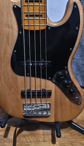 Squier Jazz Bass Classic Vibe '70s V MN NAT