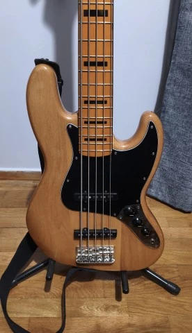 Squier Jazz Bass Classic Vibe '70s V MN NAT