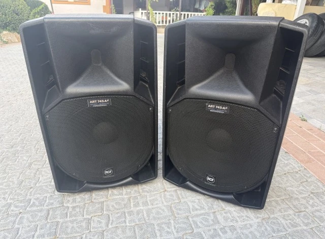 2xΗχεία RCF 745 mk4