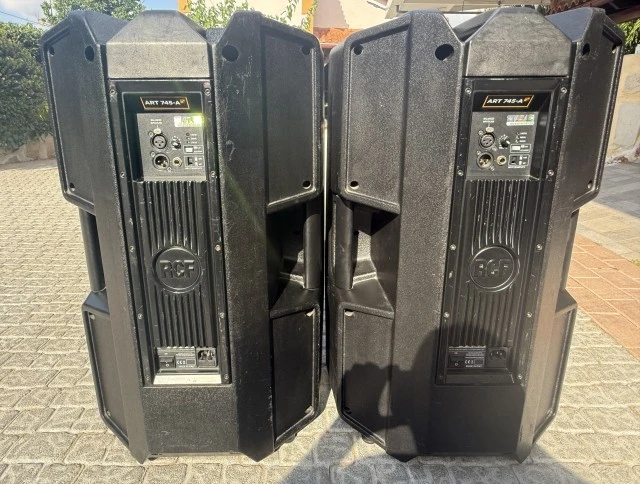 2xΗχεία RCF 745 mk4