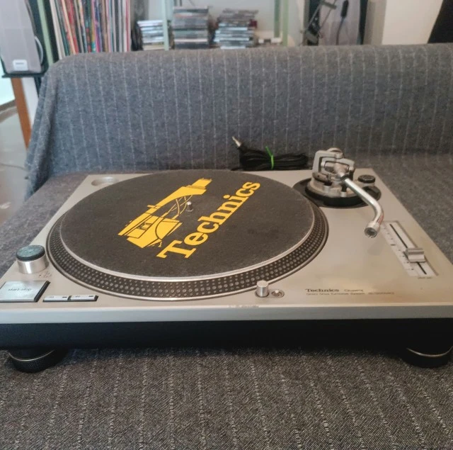 Technics SL-1200 MK2