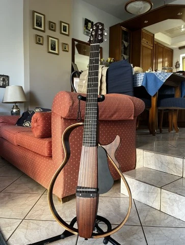 Yamaha SLG 200S
