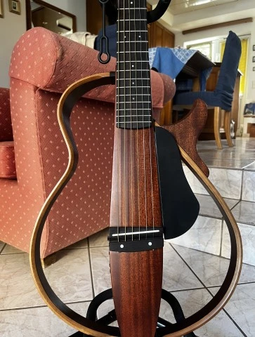 Yamaha SLG 200S