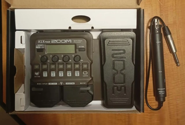 Zoom A1X FOUR Acoustic Multi Effects Processor With Expression Pedal