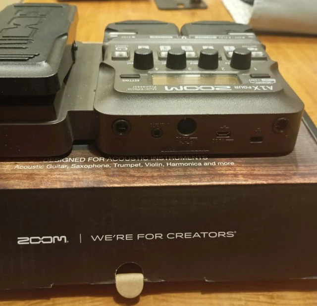 Zoom A1X FOUR Acoustic Multi Effects Processor With Expression Pedal