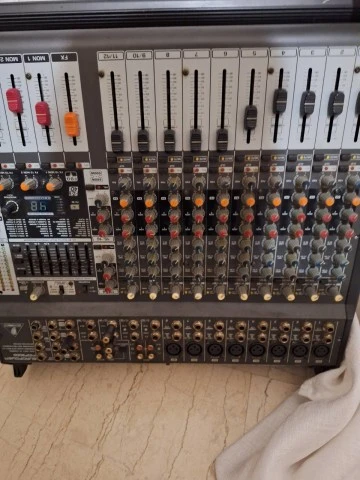 Behringer Ο