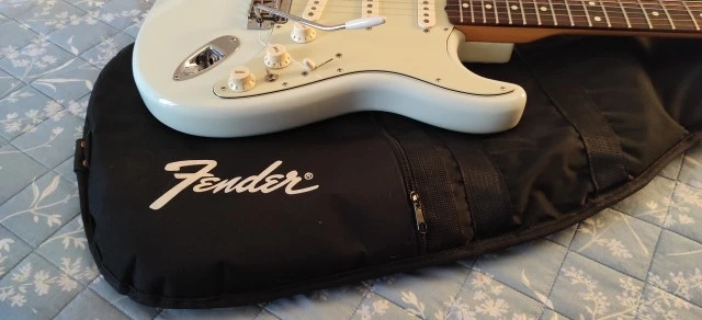 Fender Classic Player '60s Stratocaster - Sonic Blue