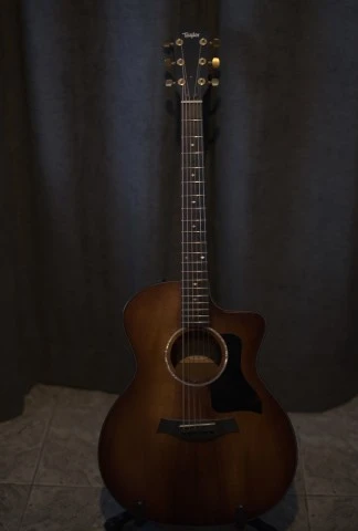 Taylor 224ce-K DLX Hawaiian Koa